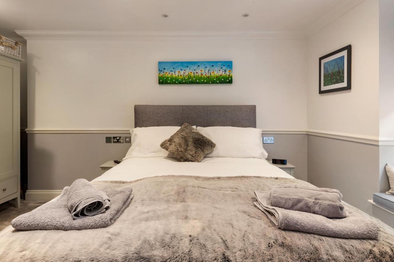 3 South Beach Court - Cosy Seafront Apartment Тенби Экстерьер фото